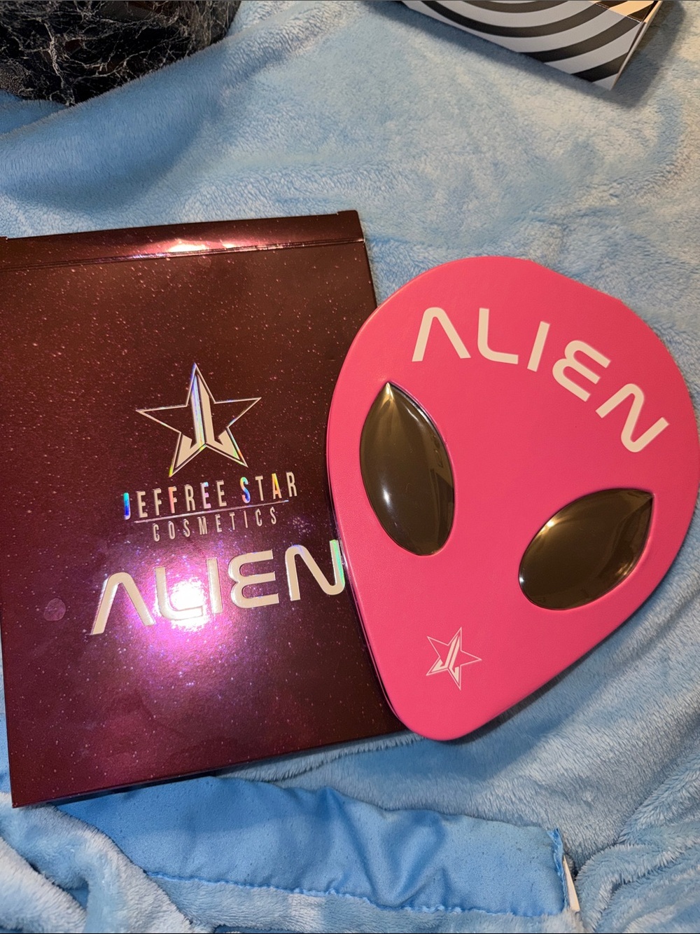 Jeffree Star Alien Palette. BRAND NEW